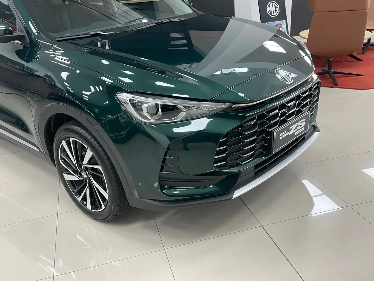 MG ZS PHEV xanh