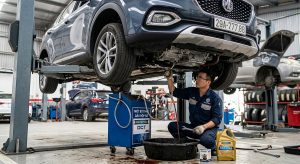 thay dầu hộp số mg hs